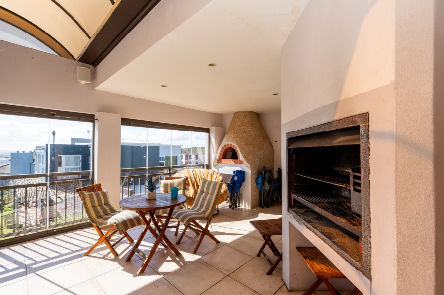 7 Bedroom Property for Sale in Myburgh Park Western Cape